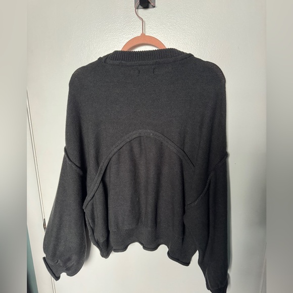 Pol Sweater - Picture 7 of 8